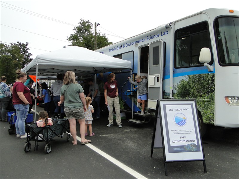 Mobile Earth & Enviromental Science Lab